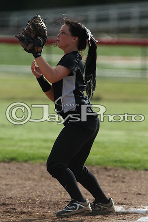 Bauxite @ Harmony Grove softball 4-21-2015 (©Justin Manning) JWM_0120