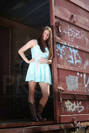 Collin & Makayla Senior pics 4-14-13 (© Justin Manning) JWM0264