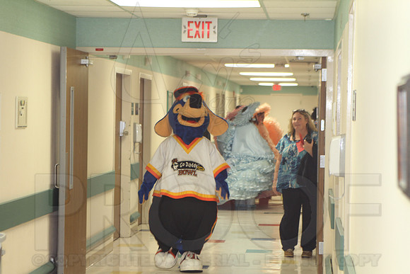ASU Childrens hospital visit 1-3-13 (Justin Manning)0027