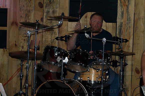 Midnight Hurricanes live at Boogies Bar and Grill 6-14-2014 (© Justin Manning) JWM_0124