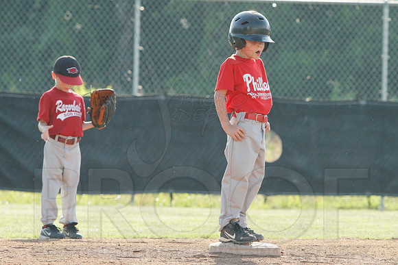 Phillies vs. Razorbacks 5-6 year old baseball 6-3-2014 (© Justin Manning) JWM_0059