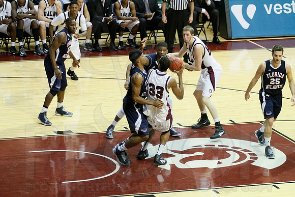 FAU @ UALR 1-24-13 (Justin Manning)0283