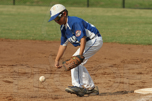 Benton-Midkiff vs. Bryant-Griffin 8 year old (Cal Ripken) 7-20-2014 (©Justin Manning) JWM_352