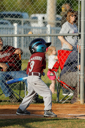 Panthers @ Mets 5-6 year old baseball 4-22-2014 (© Justin Manning) JWM_0131