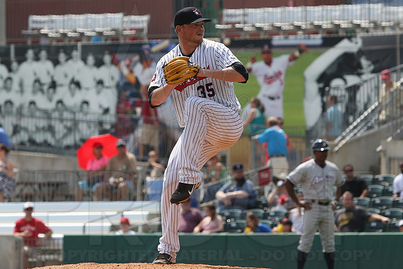 Northwest Arkansas Naturals @ Arkansas Travelers 9-2-13 (© Justin Manning) JWM0122