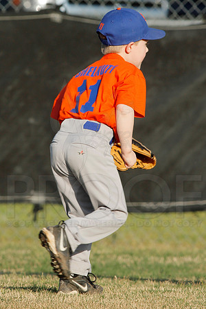 Panthers @ Mets 5-6 year old baseball 4-22-2014 (© Justin Manning) JWM_0032