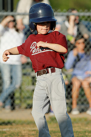 Panthers @ Mets 5-6 year old baseball 4-22-2014 (© Justin Manning) JWM_0030