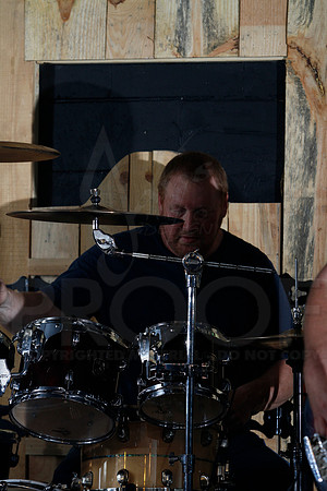 Midnight Hurricanes live at Boogies Bar and Grill 6-14-2014 (© Justin Manning) JWM_0080