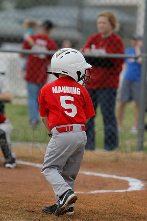 Phillies vs. Razorbacks 5-6 year old baseball 4-3-2014 (© Justin Manning) JWM_0047