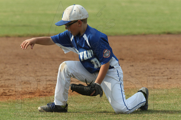 Benton-Midkiff vs. Bryant-Griffin 8 year old (Cal Ripken) 7-20-2014 (©Justin Manning) JWM_312