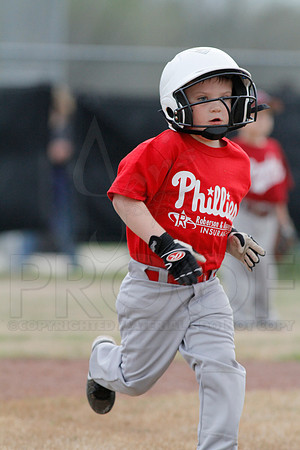 Phillies vs. Razorbacks 5-6 year old baseball 4-3-2014 (© Justin Manning) JWM_0147