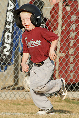 Panthers @ Mets 5-6 year old baseball 4-22-2014 (© Justin Manning) JWM_0088
