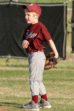 Panthers @ Mets 5-6 year old baseball 4-22-2014 (© Justin Manning) JWM_0154