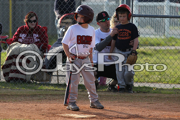 Bomb Squad vs Tigers 6-7 year old (Pitching Machine) 4-27-2015 (©Justin Manning) JWM_0108