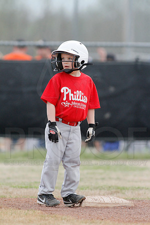 Phillies vs. Razorbacks 5-6 year old baseball 4-3-2014 (© Justin Manning) JWM_0134