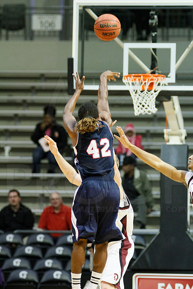 FAU @ UALR 1-24-13 (Justin Manning)0062