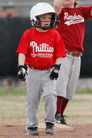 Phillies vs. Razorbacks 5-6 year old baseball 4-3-2014 (© Justin Manning) JWM_0124