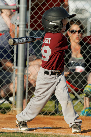 Panthers @ Mets 5-6 year old baseball 4-22-2014 (© Justin Manning) JWM_0040