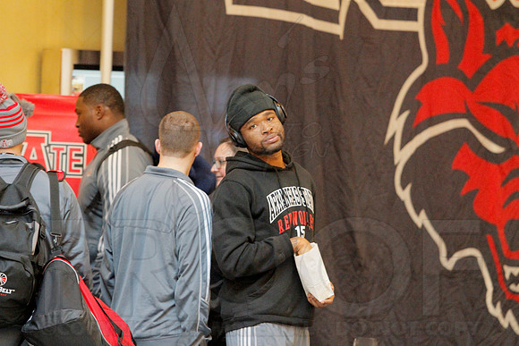 Player welcoming to hotel 1-1-14 (©Justin Manning) (©Justin Manning) JWM_0073