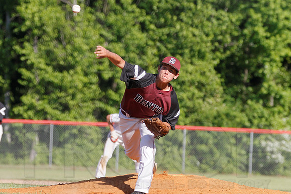 Benton (Freshman) @ Glen Rose 4-23-12(Justin Manning)082