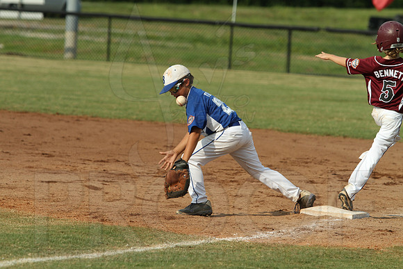 Benton-Midkiff vs. Bryant-Griffin 8 year old (Cal Ripken) 7-20-2014 (©Justin Manning) JWM_350