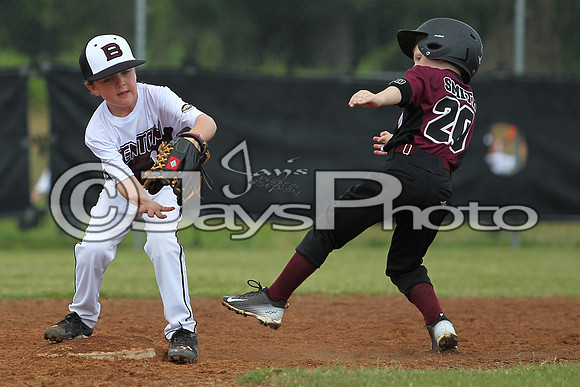Benton (Cobb) vs. Benton 5-6 year old All-Stars 6-14-2015 (©Justin Manning) JWM_0086