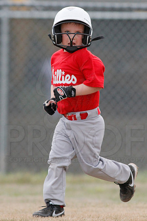 Phillies vs. Razorbacks 5-6 year old baseball 4-3-2014 (© Justin Manning) JWM_0104