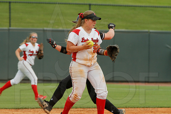 5A State Softball Finals Vilonia vs. White Hall 5-23-2014 (© Justin Manning) JWM_0201