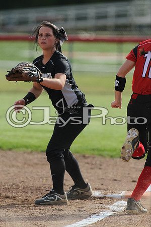 Bauxite @ Harmony Grove softball 4-21-2015 (©Justin Manning) JWM_0115