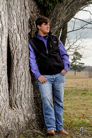 Austin Hicks senior pictures 12-29-13 (�Justin Manning) (�Justin Manning) (�Justin Manning) JWM_0015