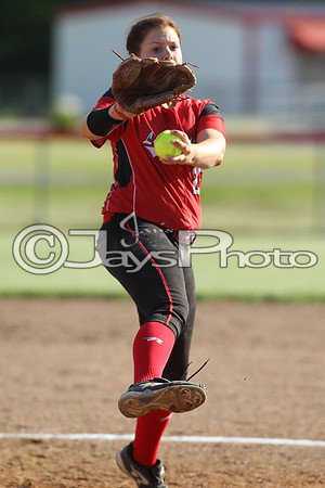 Bauxite @ Harmony Grove softball 4-21-2015 (©Justin Manning) JWM_0286