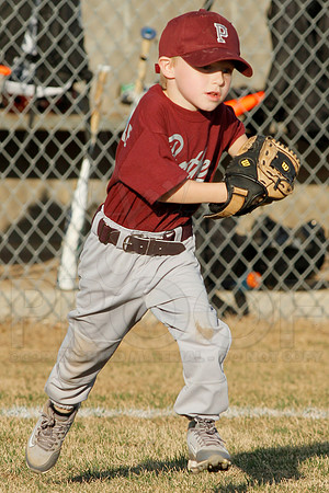 Panthers @ Mets 5-6 year old baseball 4-22-2014 (© Justin Manning) JWM_0158