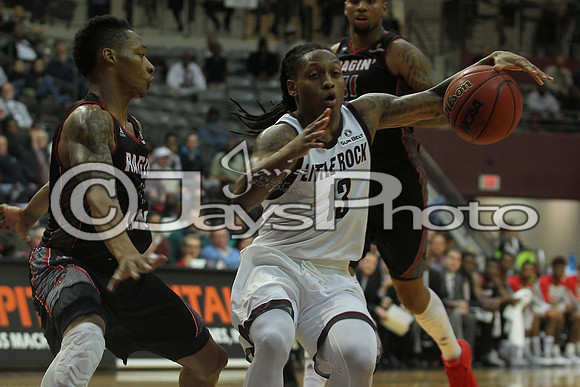 Louisiana Lafayette @ Arkansas-Little Rock Men's Basketball 1-7-2016 (©Justin Manning) JWM_0491