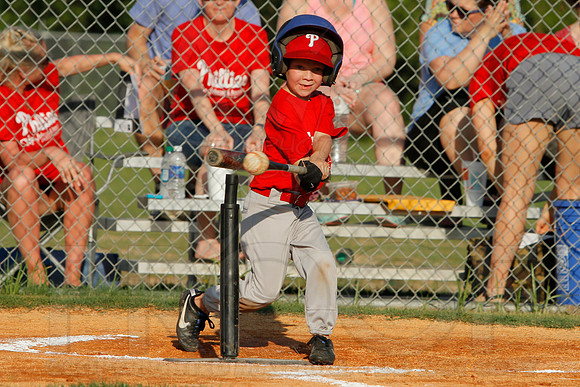 Phillies vs. Razorbacks 5-6 year old baseball 6-3-2014 (© Justin Manning) JWM_0110