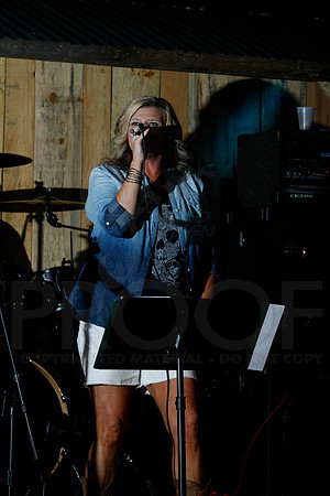 Midnight Hurricanes live at Boogies Bar and Grill 6-14-2014 (© Justin Manning) JWM_0034