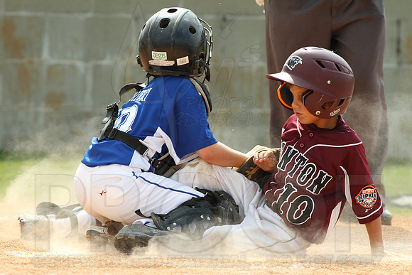 Benton-Midkiff vs. Bryant-Griffin 8 year old (Cal Ripken) 7-20-2014 (©Justin Manning) JWM_198