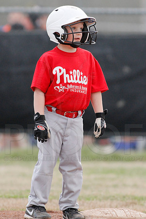 Phillies vs. Razorbacks 5-6 year old baseball 4-3-2014 (© Justin Manning) JWM_0130