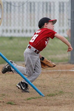 Phillies vs. Razorbacks 5-6 year old baseball 4-3-2014 (© Justin Manning) JWM_0186