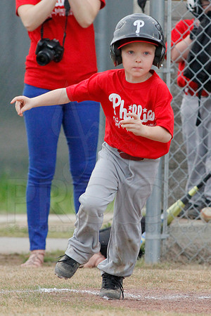 Phillies vs. Razorbacks 5-6 year old baseball 4-3-2014 (© Justin Manning) JWM_0226