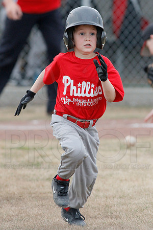 Phillies vs. Razorbacks 5-6 year old baseball 4-3-2014 (© Justin Manning) JWM_0197