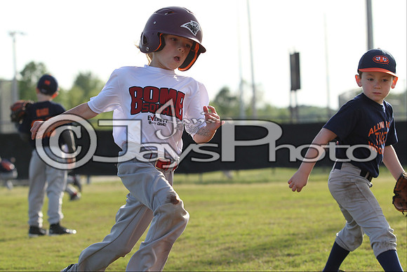 Bomb Squad vs Tigers 6-7 year old (Pitching Machine) 4-27-2015 (©Justin Manning) JWM_0132