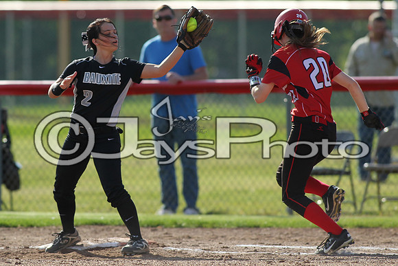 Bauxite @ Harmony Grove softball 4-21-2015 (©Justin Manning) JWM_0266