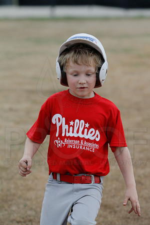 Phillies vs. Razorbacks 5-6 year old baseball 4-3-2014 (© Justin Manning) JWM_0035