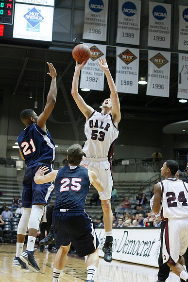 FAU @ UALR 1-24-13 (Justin Manning)0139