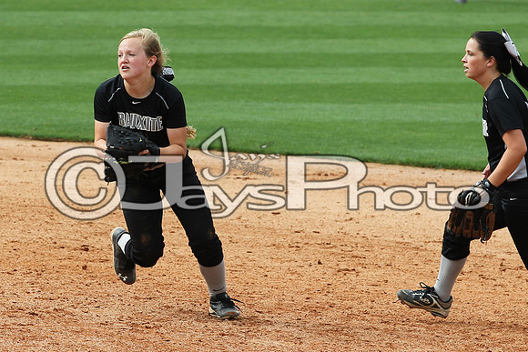 4A State Softball Finals Bauxite vs. Mena 5-22-2015 (©Justin Manning) JWM_0621