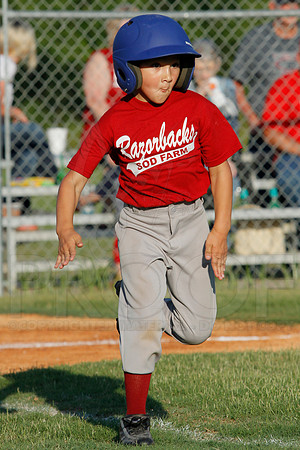 Phillies vs. Razorbacks 5-6 year old baseball 6-3-2014 (© Justin Manning) JWM_0218