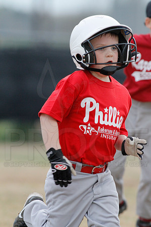 Phillies vs. Razorbacks 5-6 year old baseball 4-3-2014 (© Justin Manning) JWM_0154