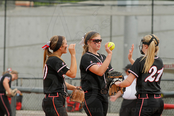 5A State Softball Finals Vilonia vs. White Hall 5-23-2014 (© Justin Manning) JWM_0206