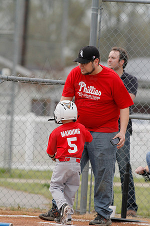 Phillies vs. Razorbacks 5-6 year old baseball 4-3-2014 (© Justin Manning) JWM_0181