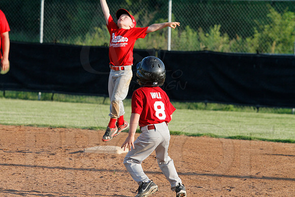 Phillies vs. Razorbacks 5-6 year old baseball 6-3-2014 (© Justin Manning) JWM_0221